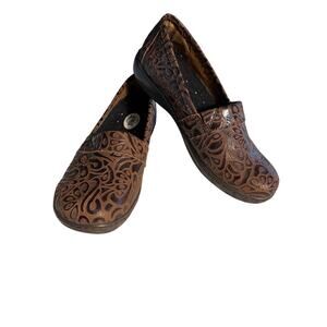 B.O.C. Peggy Brown Embossed Leather Clogs Comfort Slip On Shoes